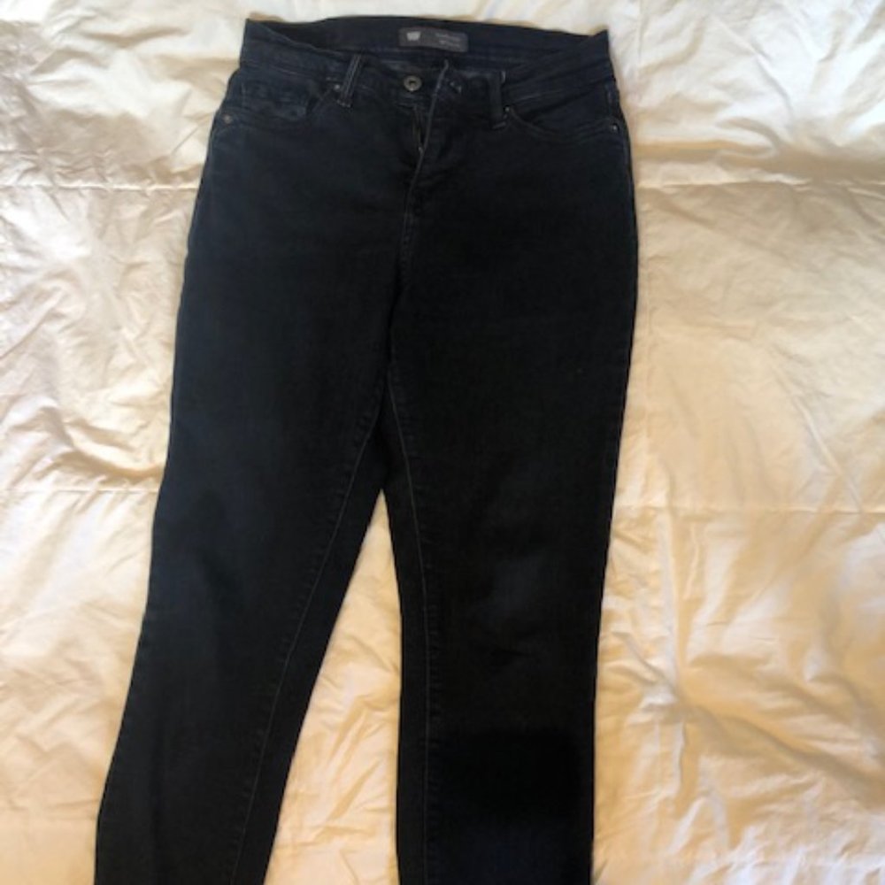 Women's Levi Skinny Jeans